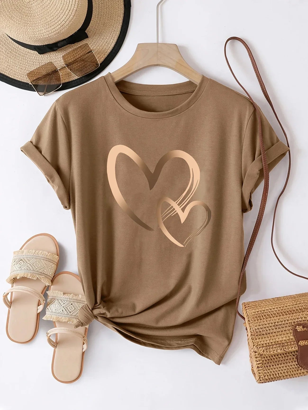 Larson – Casual Short Sleeve T-Shirt with Heart Prints