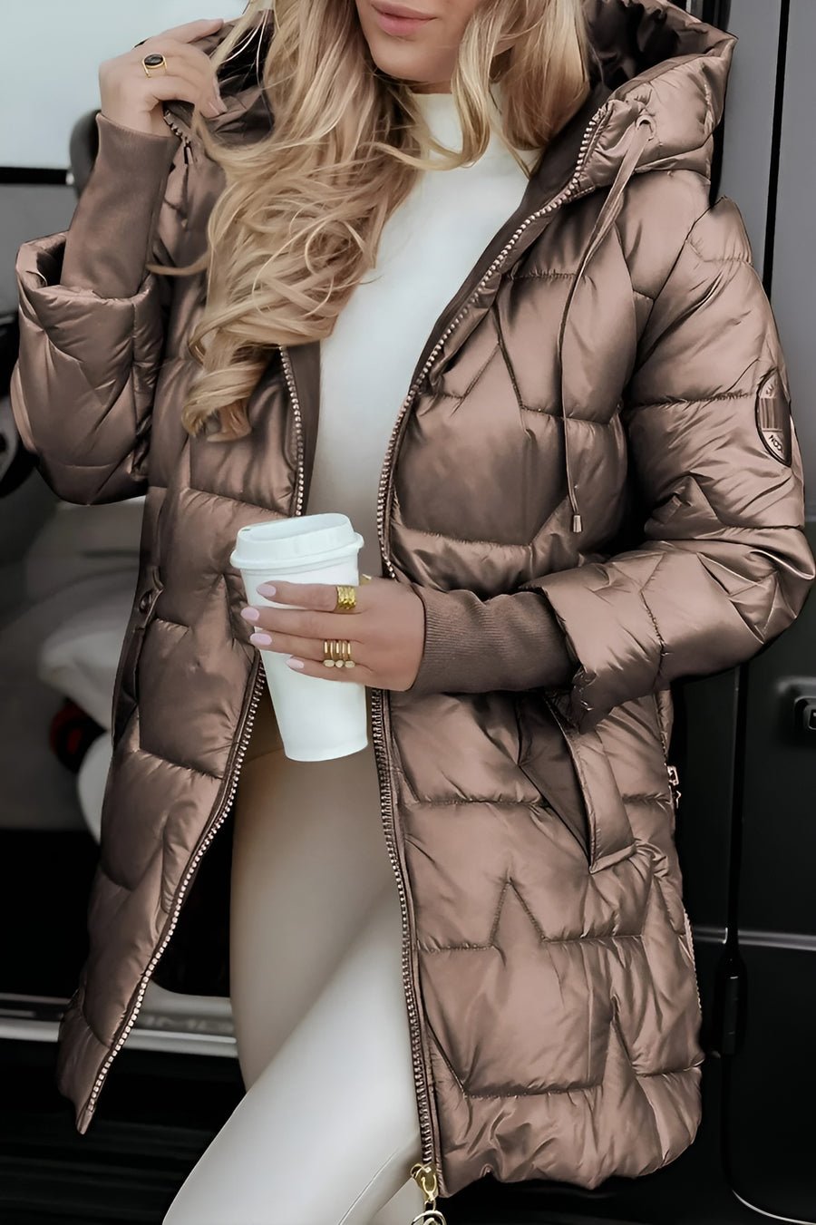 Mageina – Elegant Winter Coat with Hood and Padding