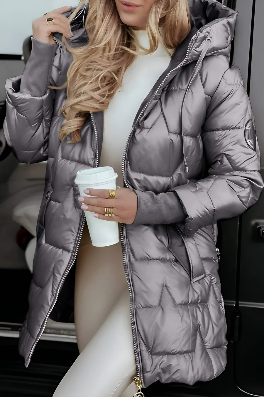 Mageina – Elegant Winter Coat with Hood and Padding