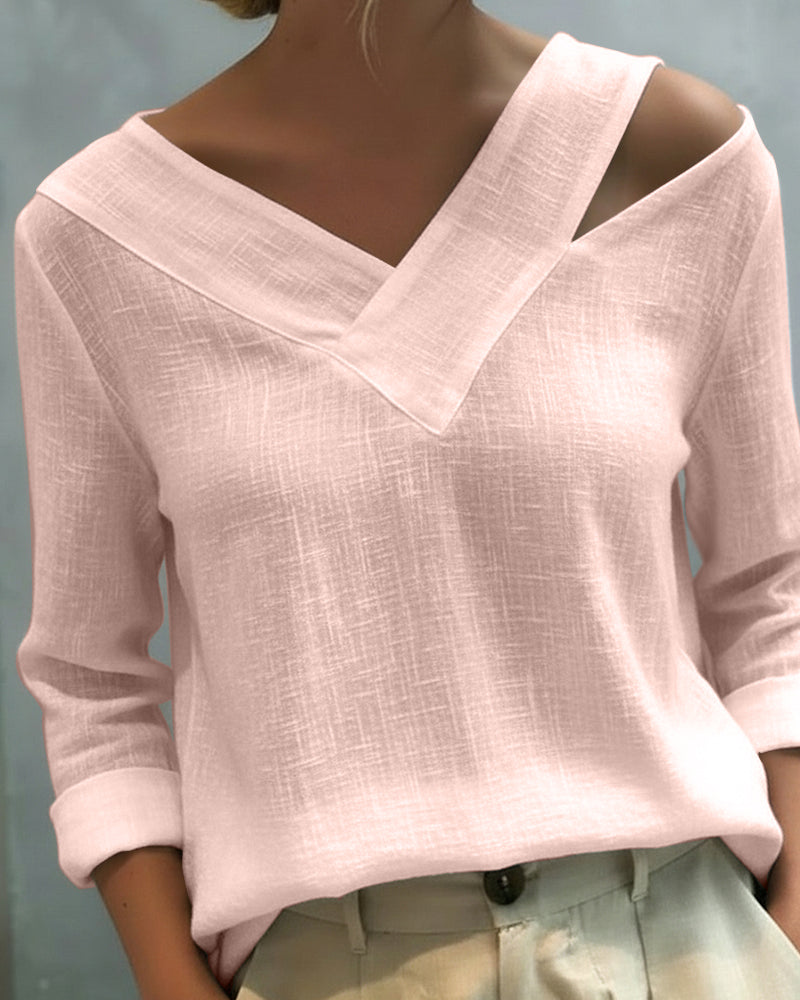 Makeeta – Elegant Top with V-Neck and Straps