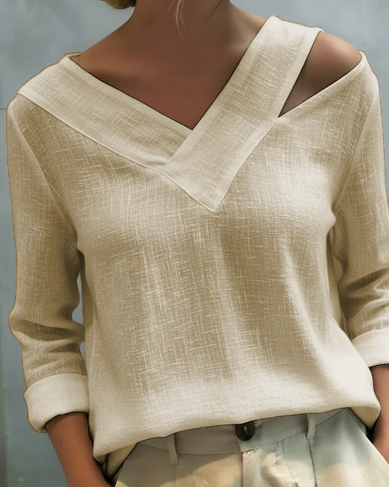 Makeeta – Elegant Top with V-Neck and Straps