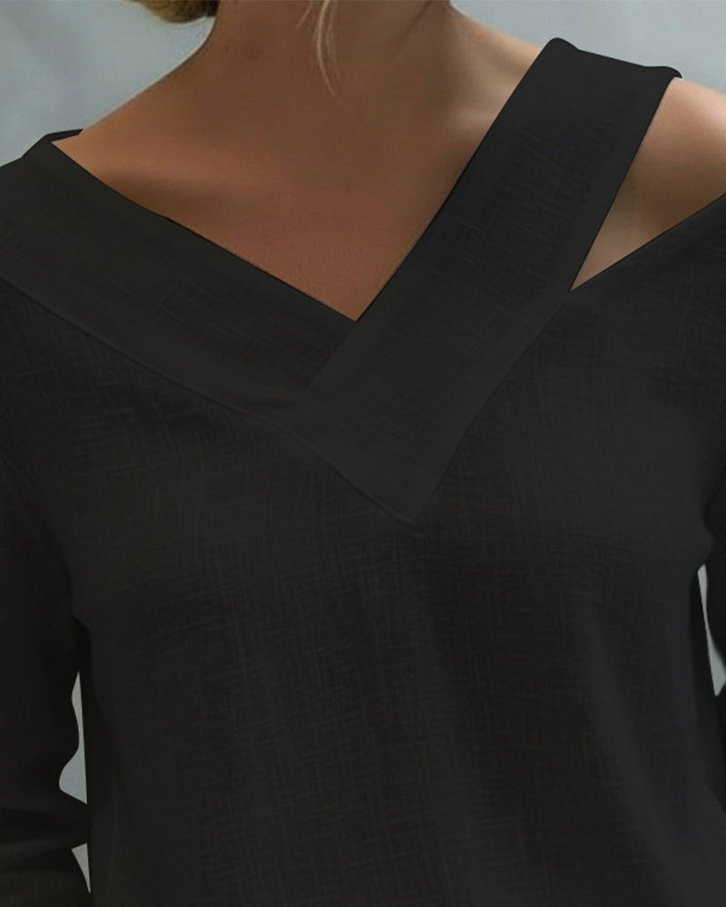 Makeeta – Elegant Top with V-Neck and Straps