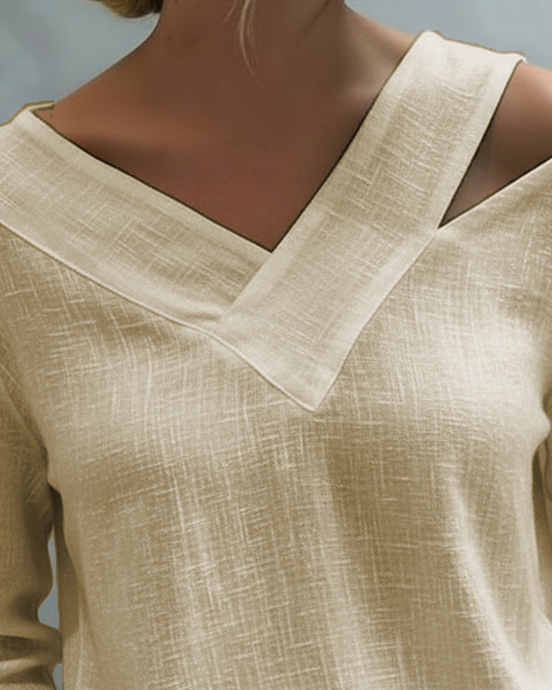 Makeeta – Elegant Top with V-Neck and Straps