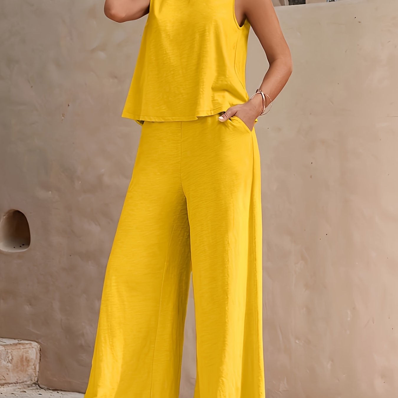 Marcelina – Sleeveless Two-Piece Set