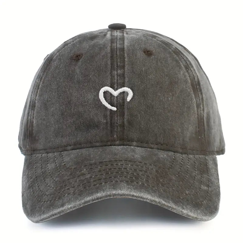 Marlia – Embroidered Cap with Heart