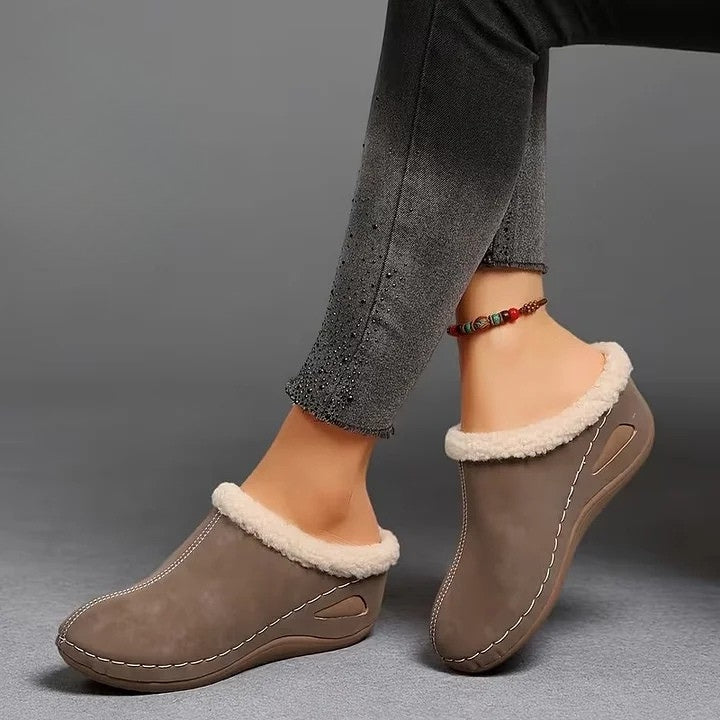 Martinez – Slipper with Faux Fur Lining