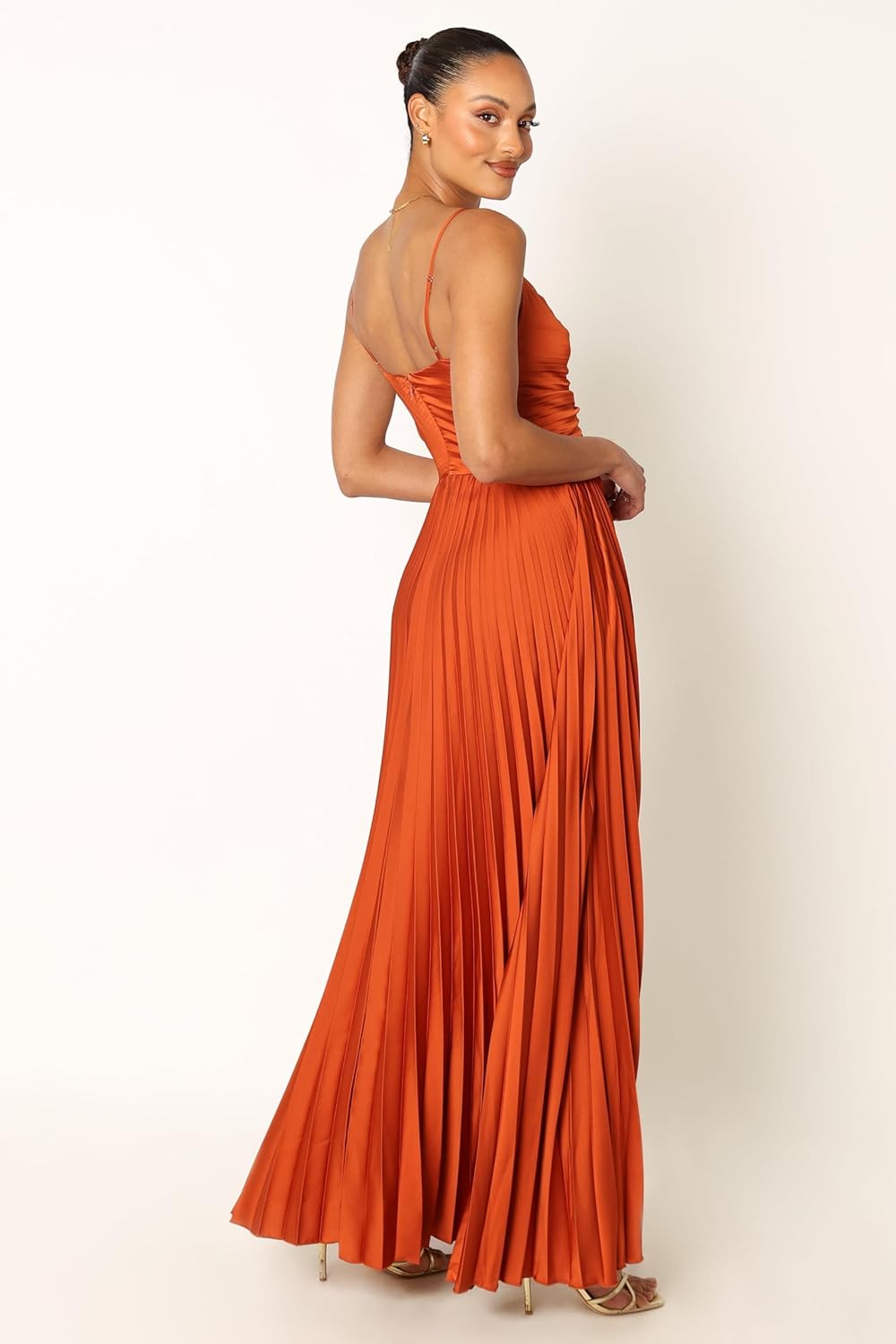 Masano – Elegant Pleated Dress