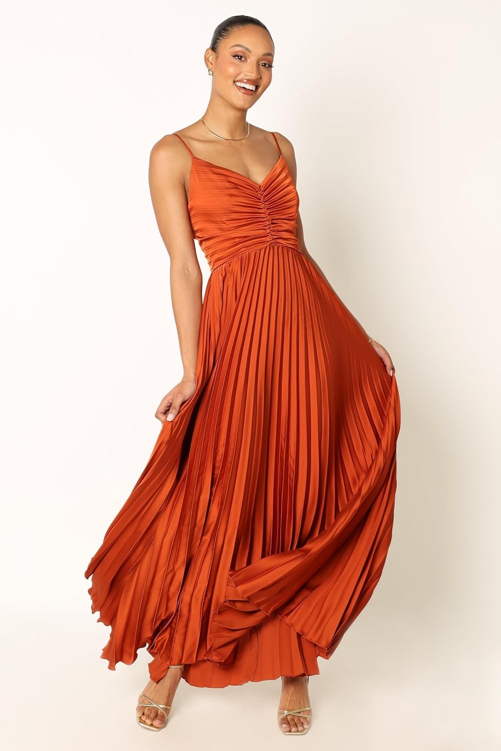 Masano – Elegant Pleated Dress