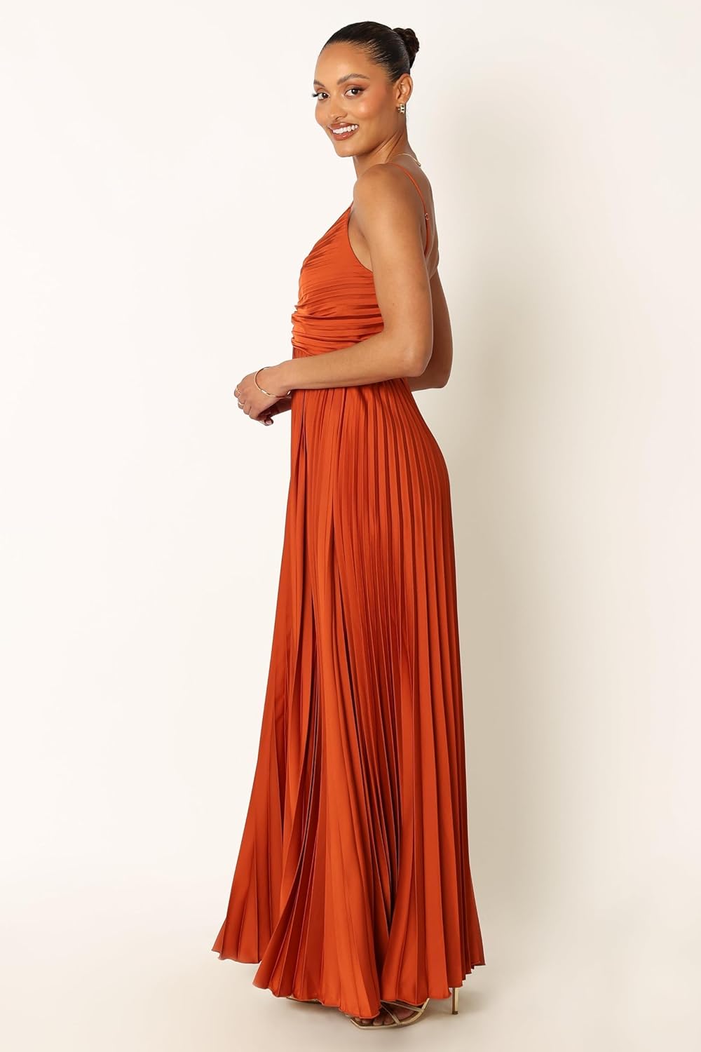 Masano – Elegant Pleated Dress
