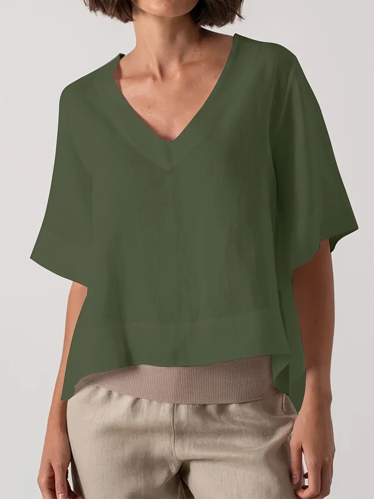 Mattea – Casual Loose-Fitting Top with V-Neck