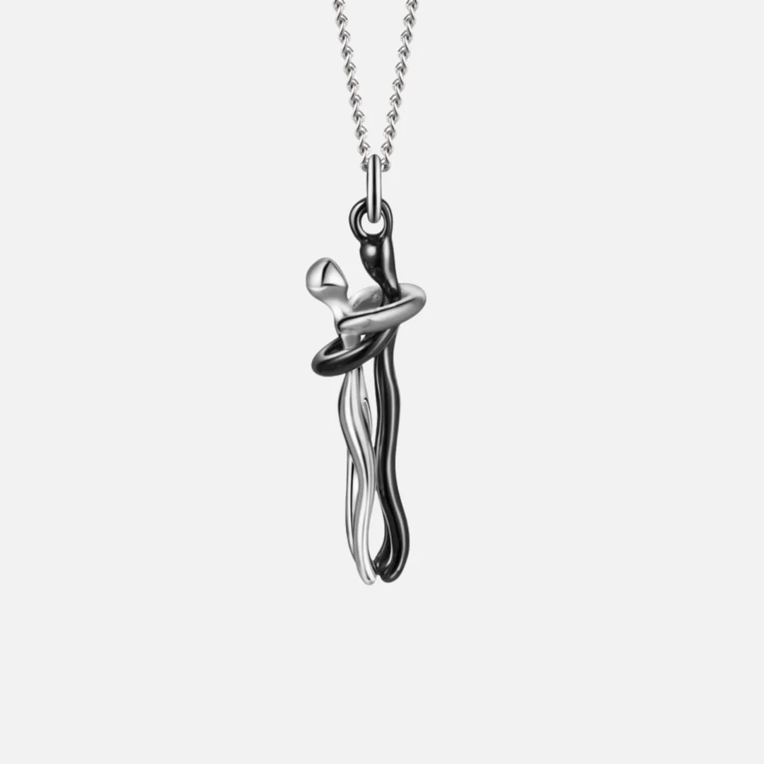 Melrose – Necklace with Embracing Couple