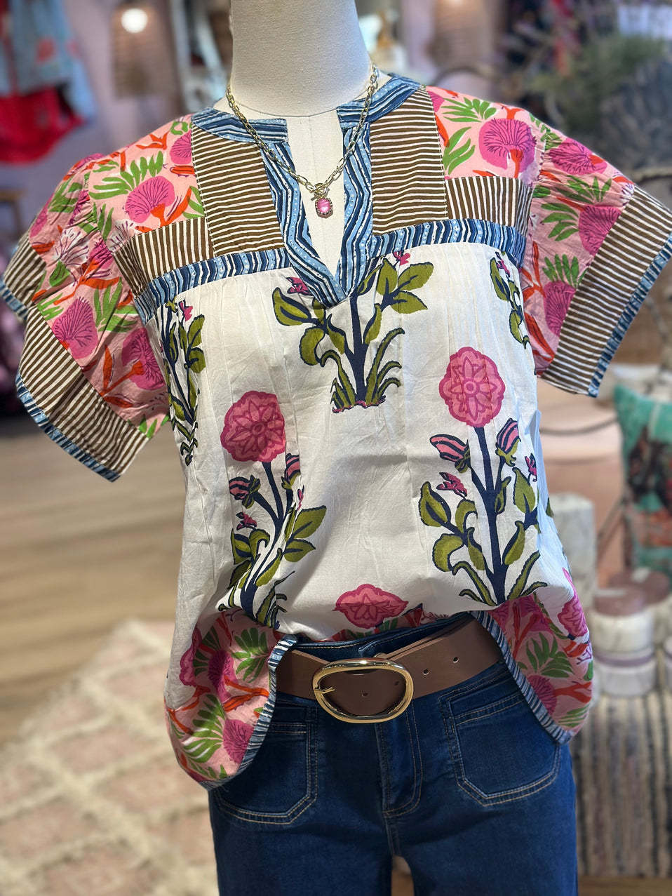 Minta – Casual Blouse with Floral Prints