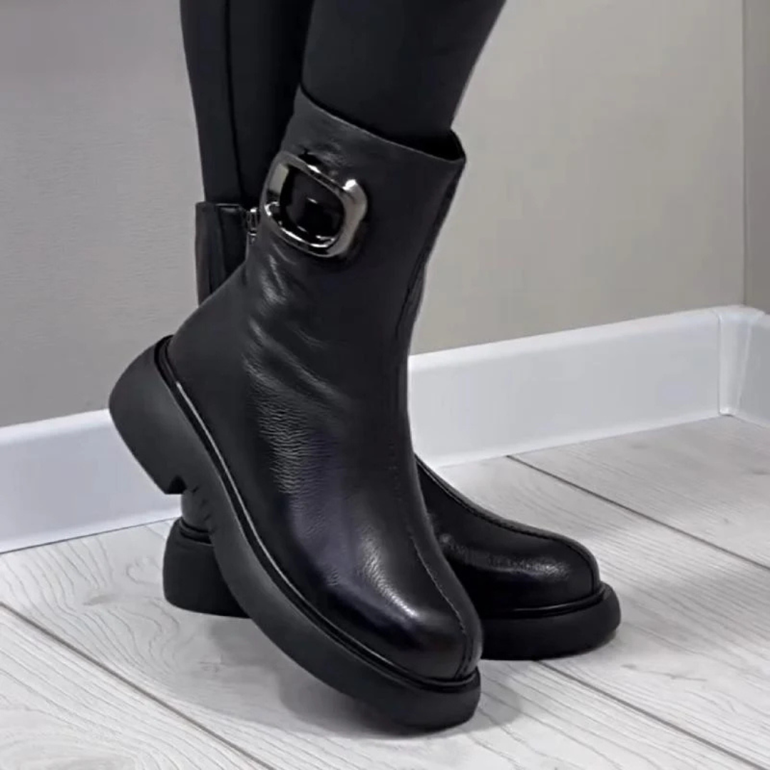 Moniek – Leather Ankle Boots with Buckle