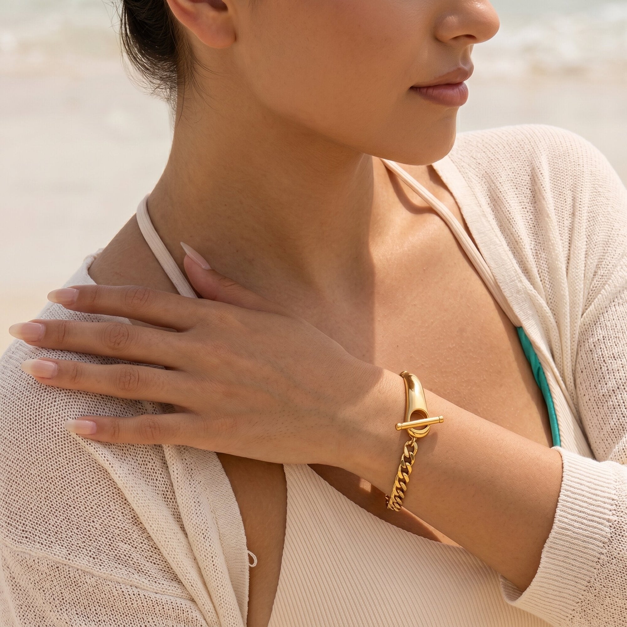 Myrna Goldarmreif mit Kette