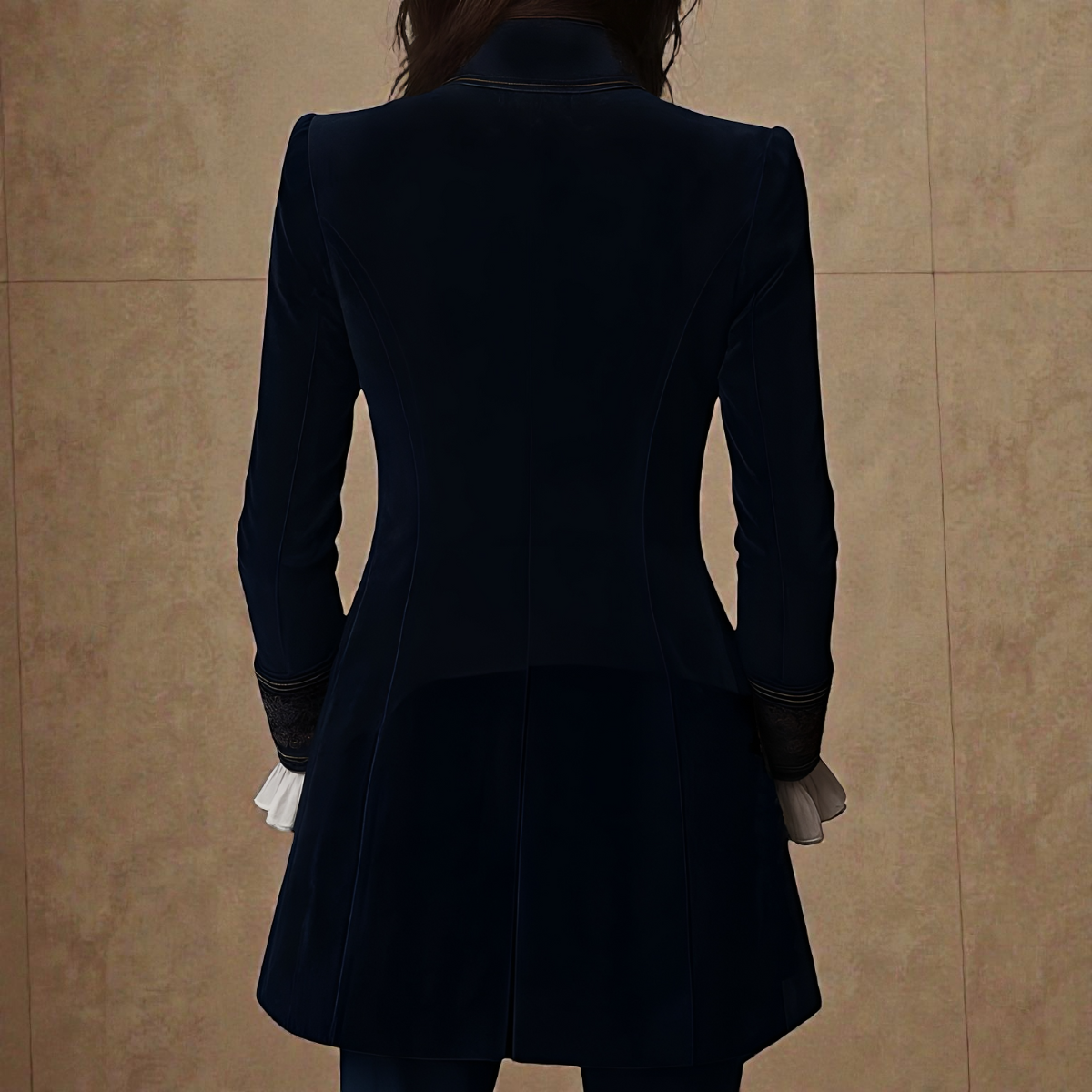Naeva – Soft, Elegant Velvet Jacket with Long Sleeves