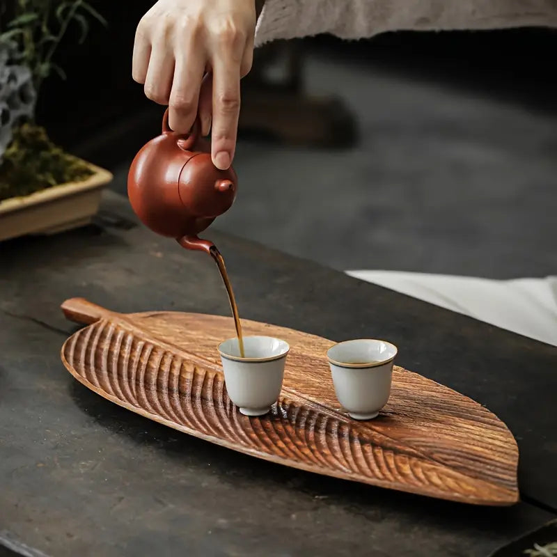 NaturePlatter – Leaf-Shaped Serving Tray