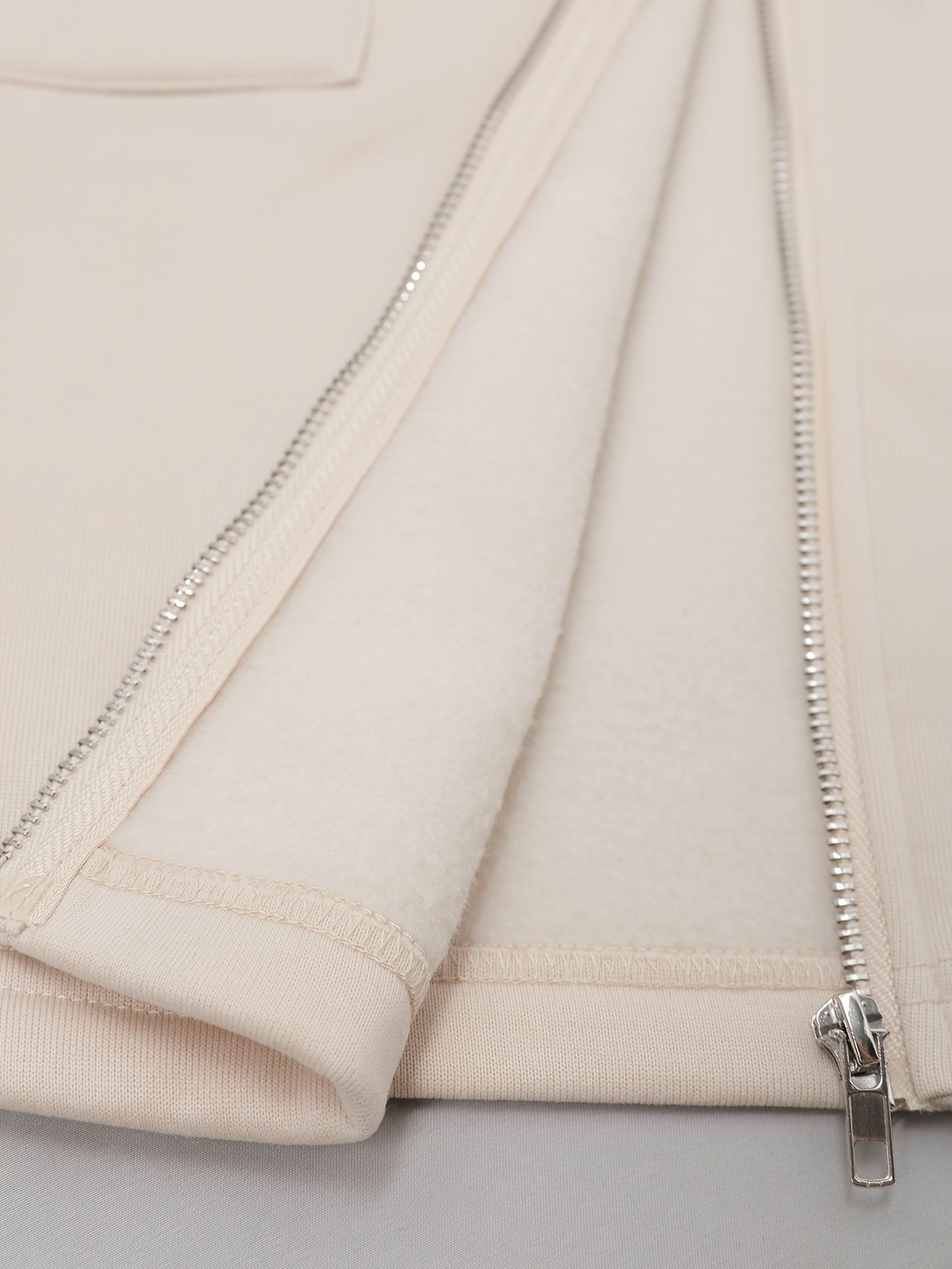 Nicola – Long-Sleeved Jacket with Side Pockets