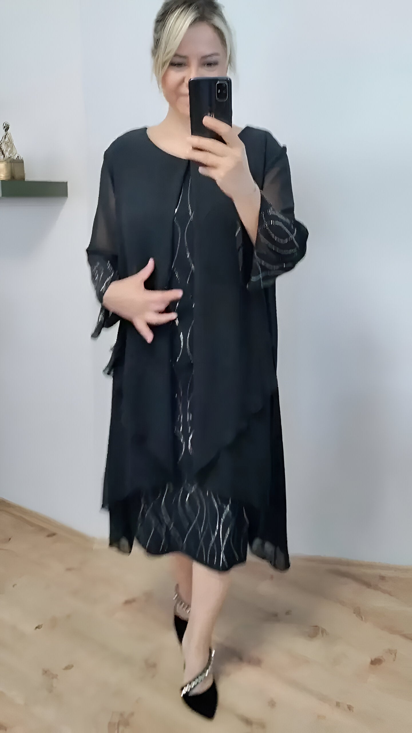 Nienke – Elegant Wrap Dress