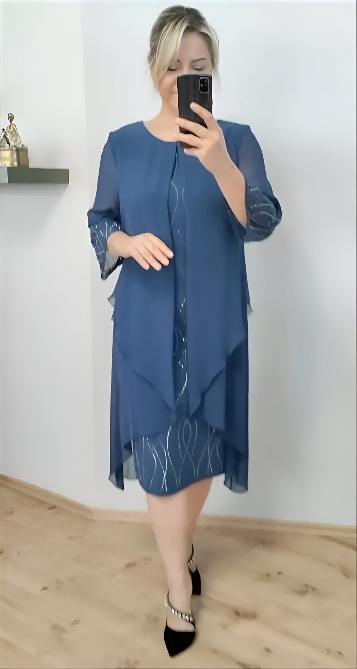 Nienke – Elegant Wrap Dress