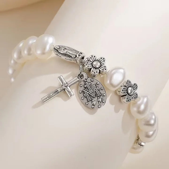 Ninetta – Serenity Virgin Mary Daisy Bracelet