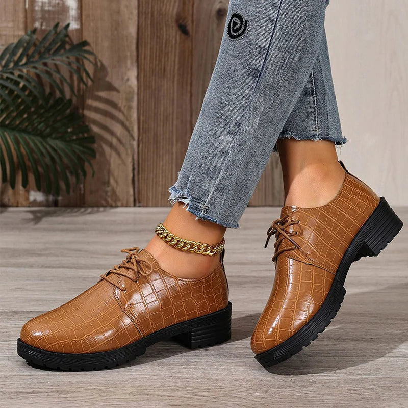 Niyra – Derby Shoes with Lacing and Chunky Sole