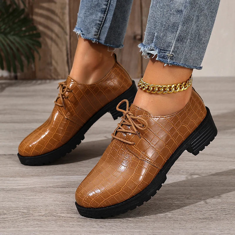 Niyra – Derby Shoes with Lacing and Chunky Sole