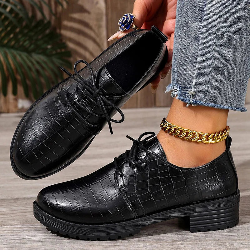 Niyra – Derby Shoes with Lacing and Chunky Sole