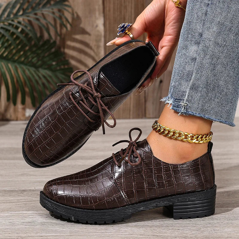 Niyra – Derby Shoes with Lacing and Chunky Sole