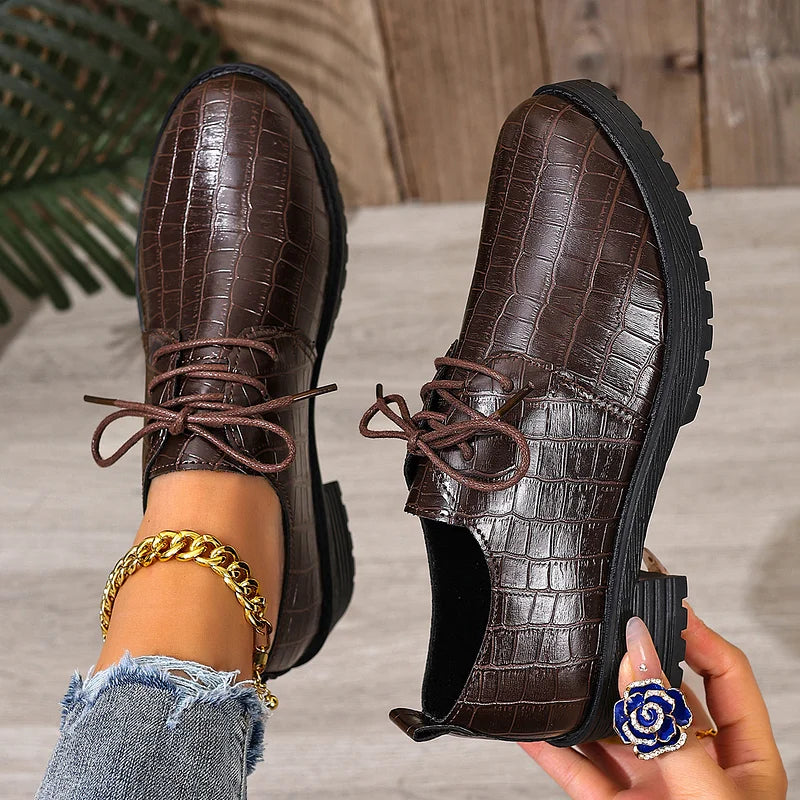 Niyra – Derby Shoes with Lacing and Chunky Sole