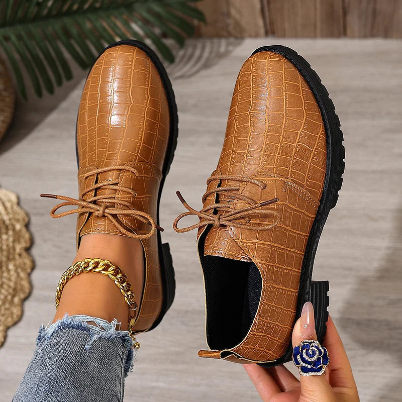 Niyra – Derby Shoes with Lacing and Chunky Sole