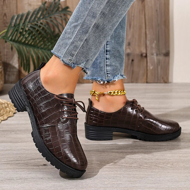 Niyra – Derby Shoes with Lacing and Chunky Sole
