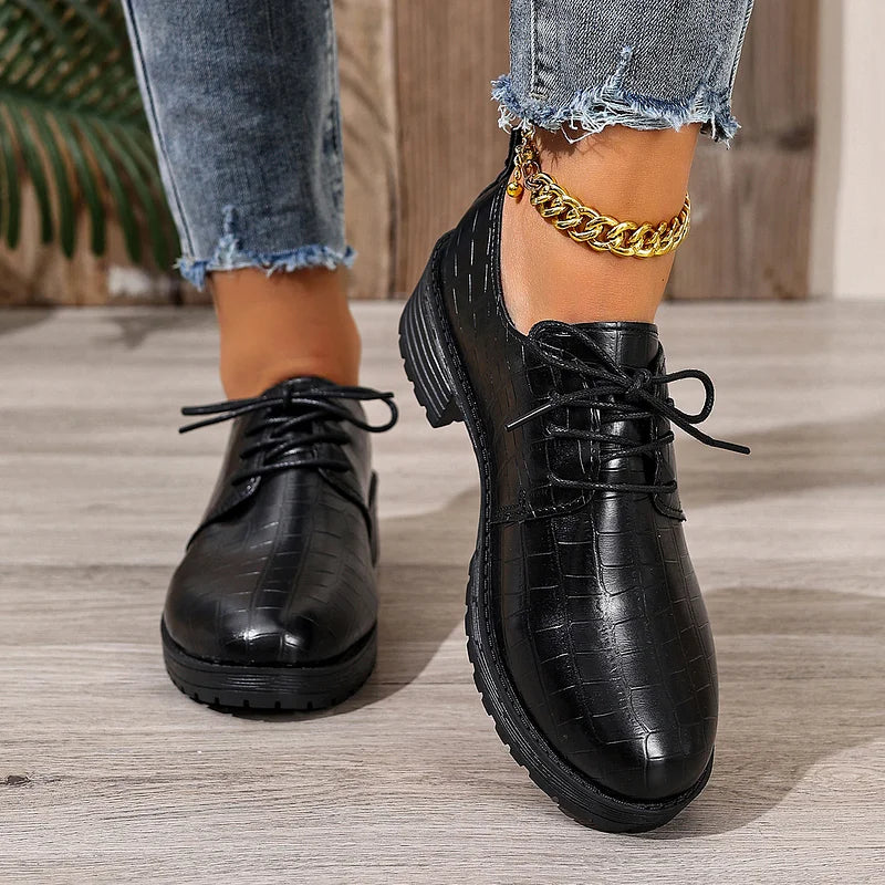 Niyra – Derby Shoes with Lacing and Chunky Sole