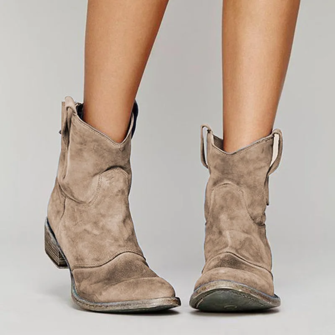Noyara – Elegant Ankle Boots Made of Suede