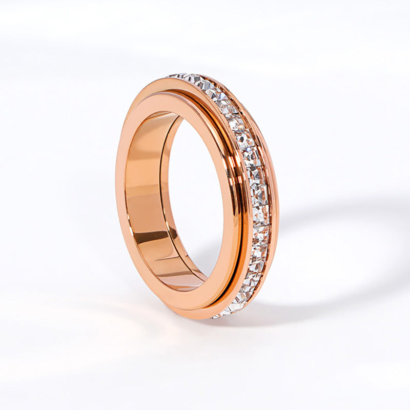 Nubia – Luxurious Rotating Spinner Ring Made of Steel