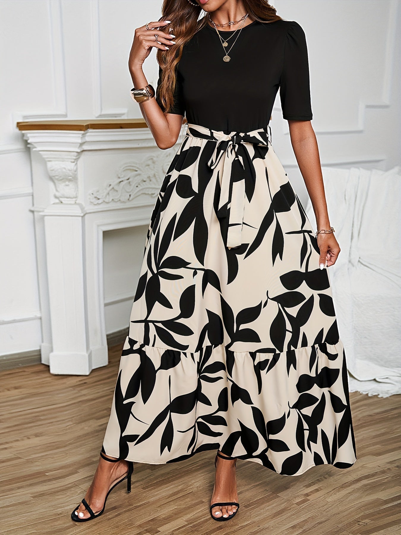 Nuray – Elegant Short-Sleeved Floral Dress