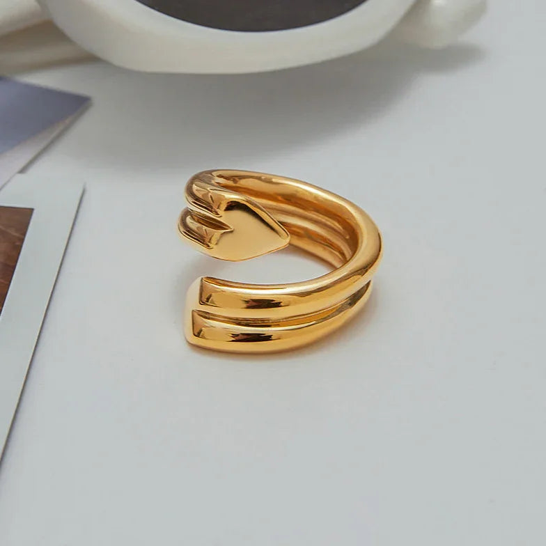 Anillo Tara Heart Twist Dorado
