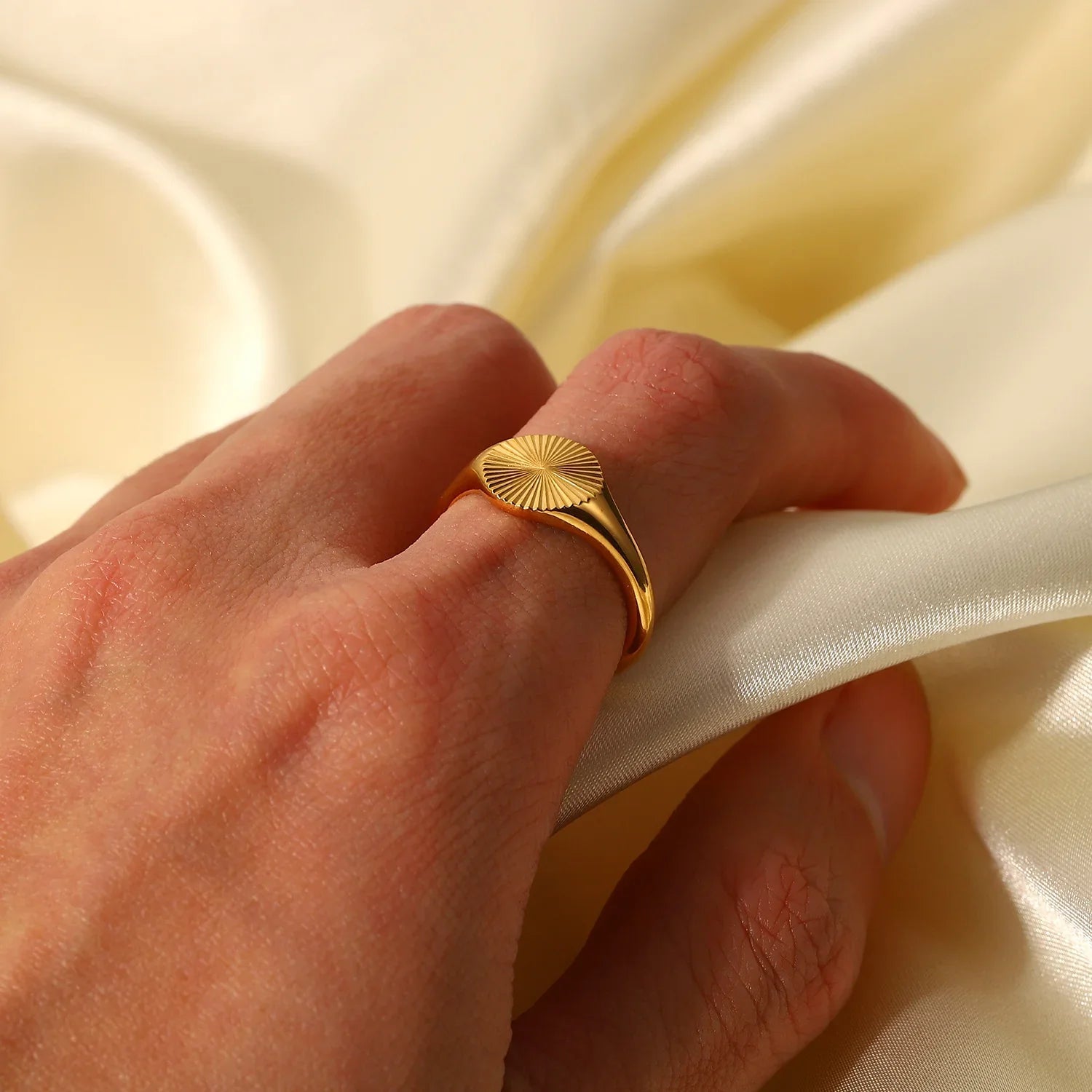Anello in oro cyna