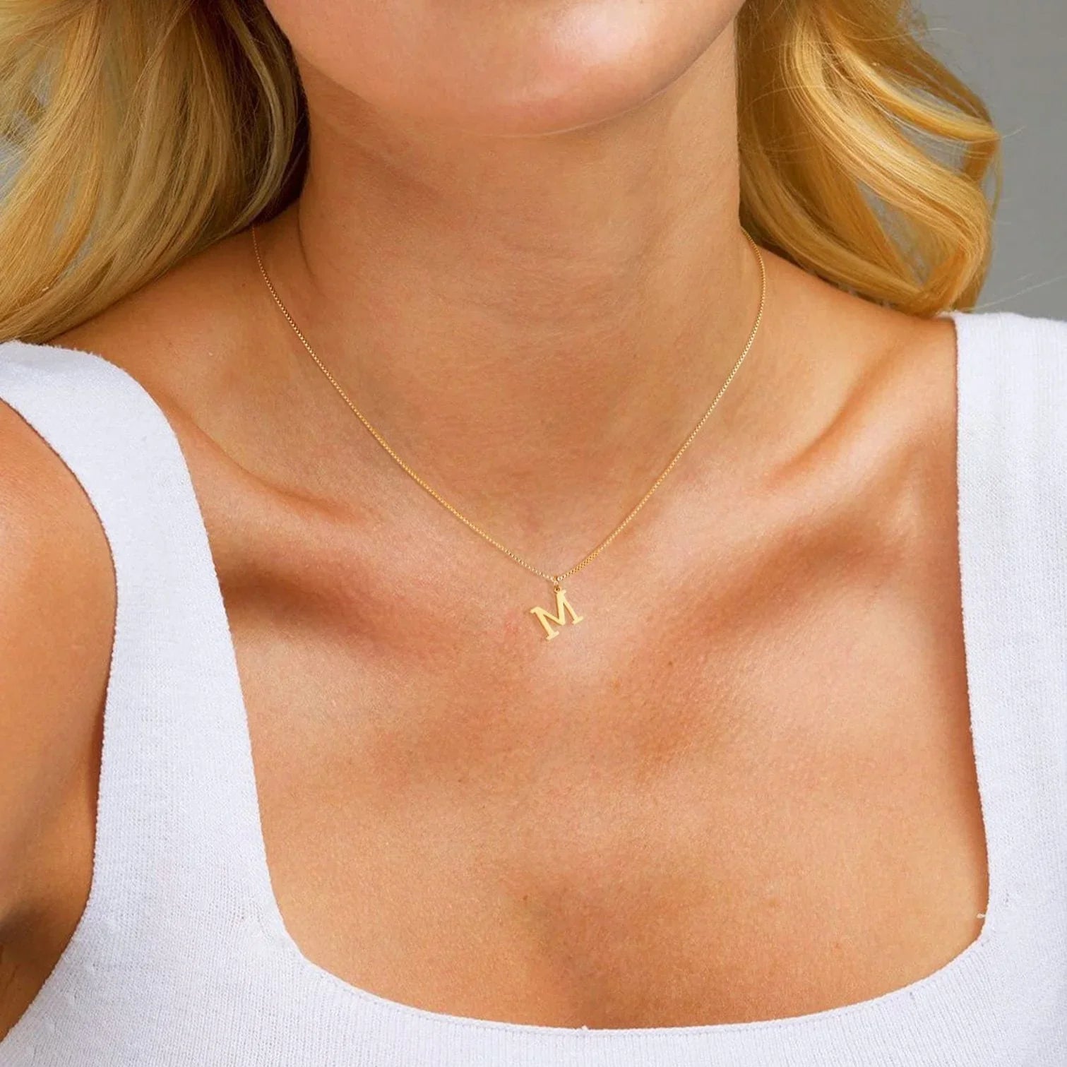 Collana con lettera iniziale Therese in oro