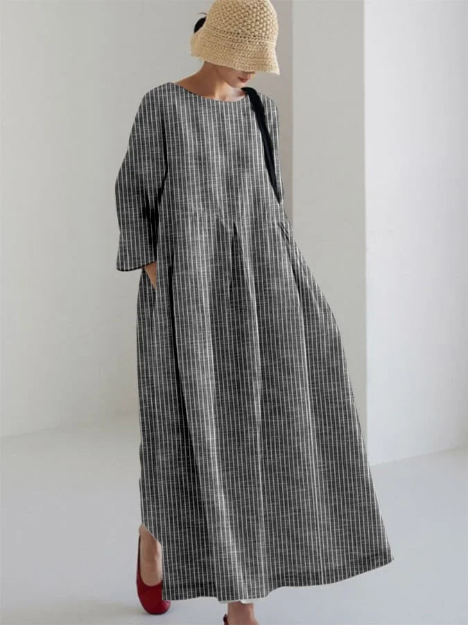 Olivia – Vintage Dress with Stripes and Loose Fit