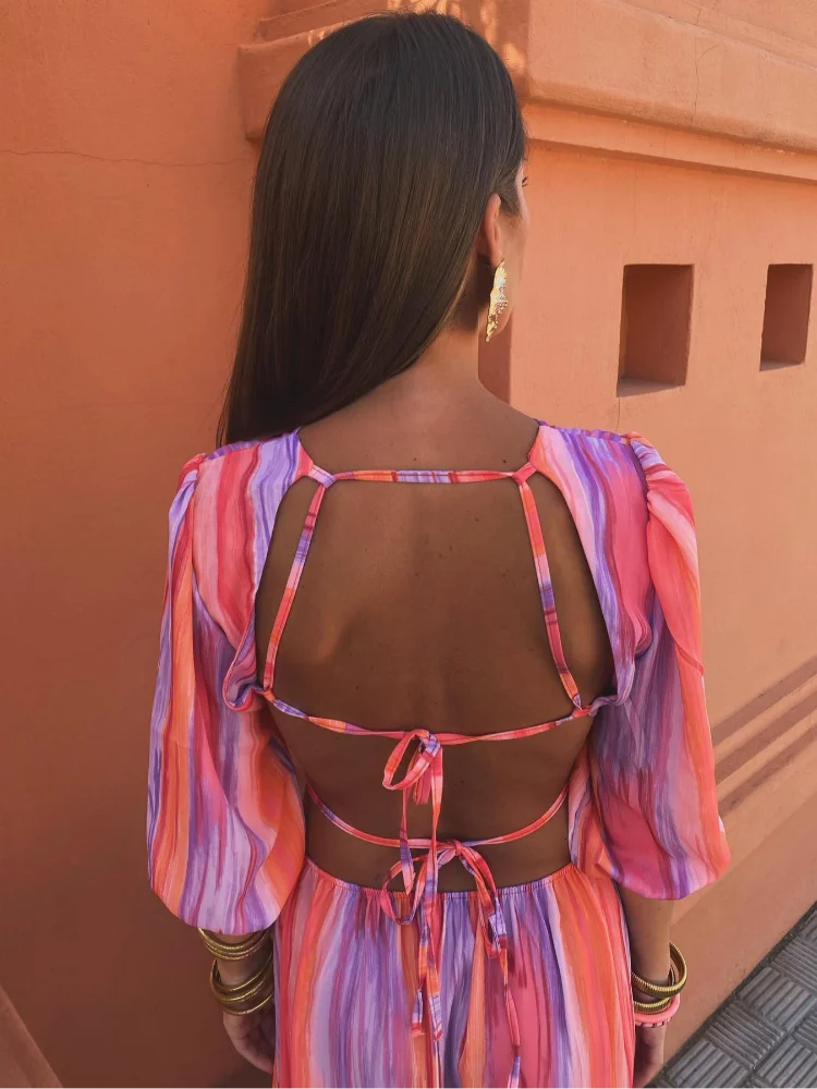 Paloma – Elegant Dress with Cutout