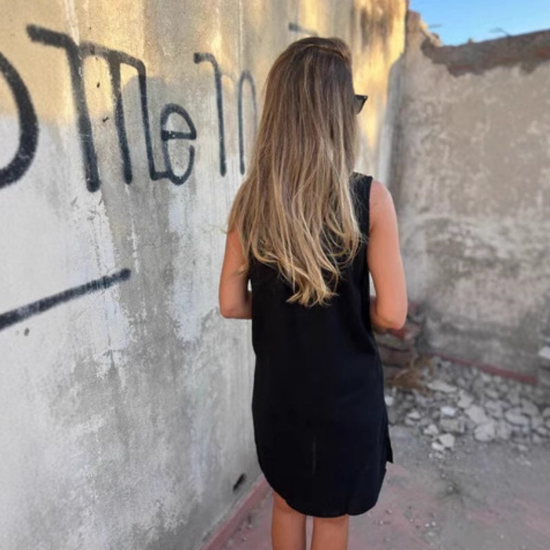 Paula - Sleeveless Dress with V-Neck