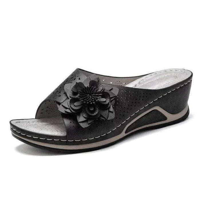 Pieterse – Orthopedic Wedge Sandals with Floral Cutout