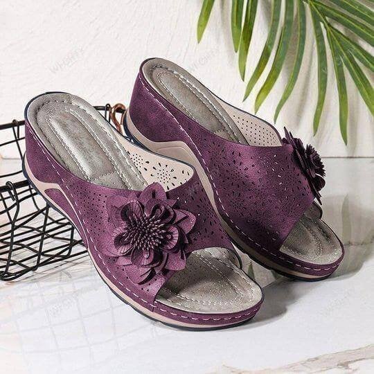 Pieterse – Orthopedic Wedge Sandals with Floral Cutout
