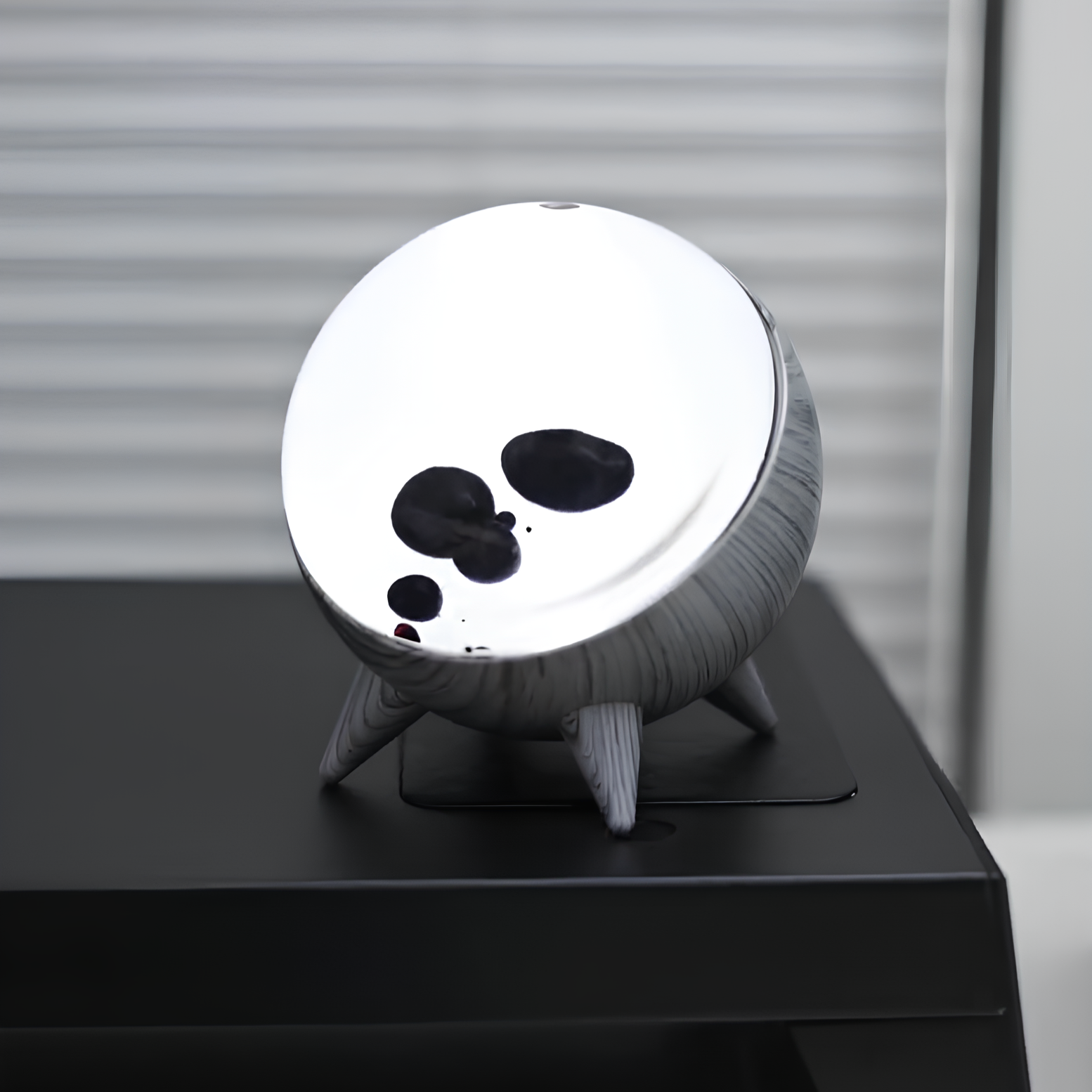 PulseGlow – Ferrofluid Music Rhythm Lamp