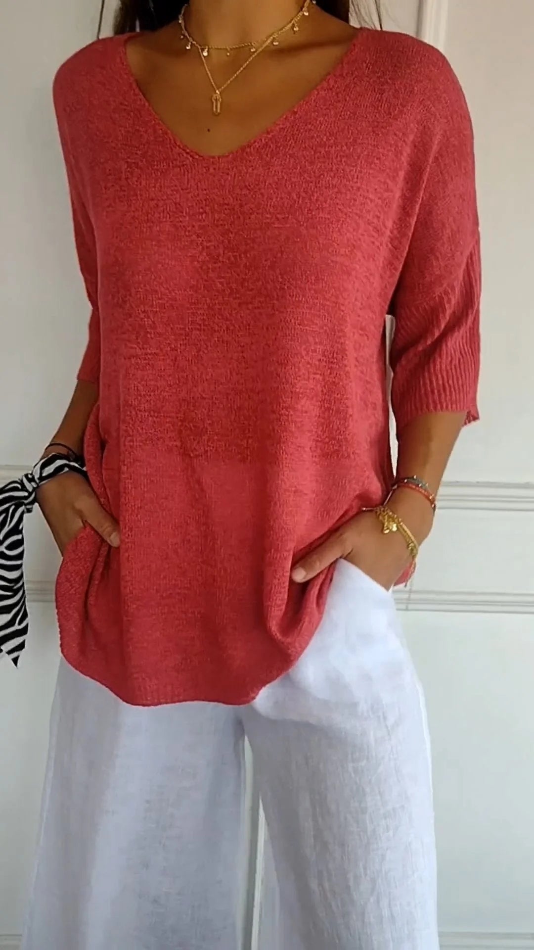 Rosel - Solid Color Knitted Top with V-Neck