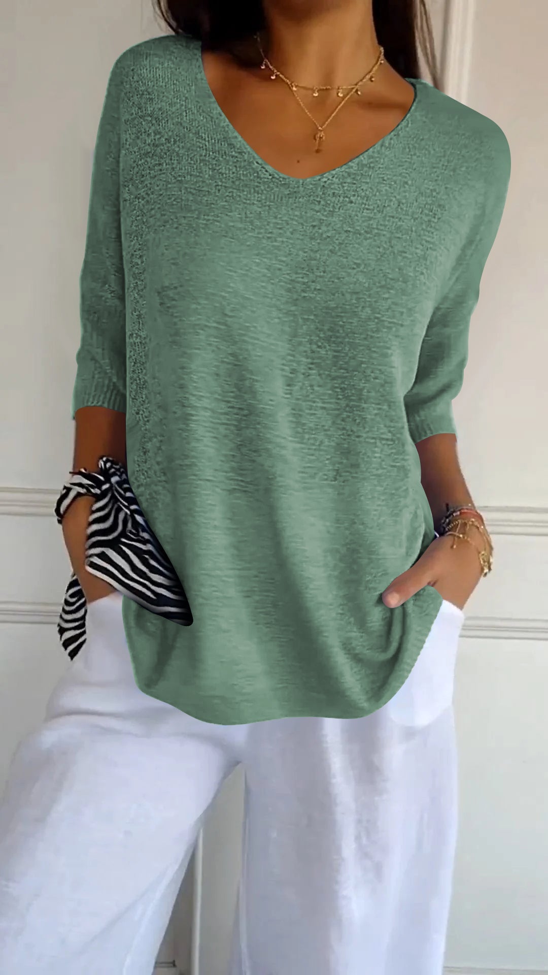 Rosel - Solid Color Knitted Top with V-Neck