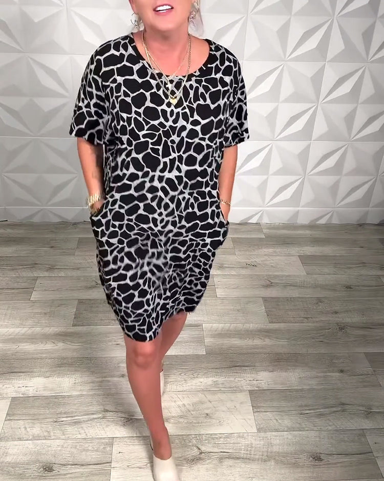 Salvinia - Casual Dress with Round Neckline and Prints