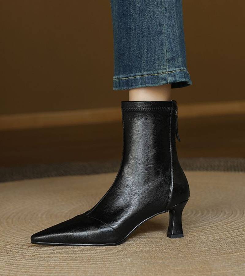 Sanduni - Leather Ankle Boots with Mid Heel