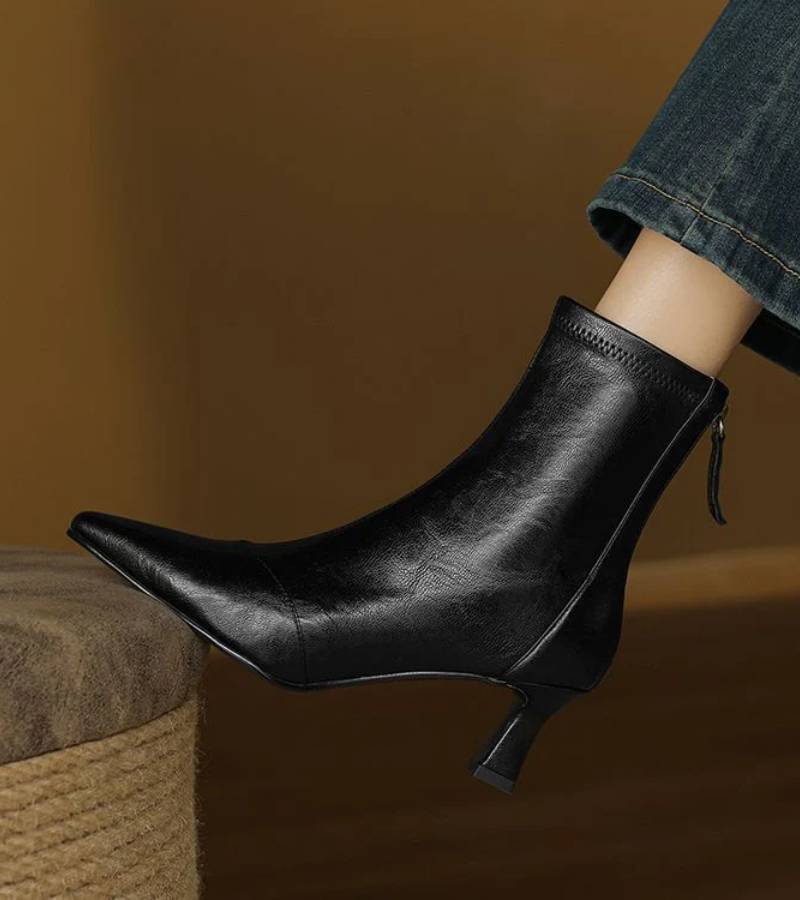 Sanduni - Leather Ankle Boots with Mid Heel