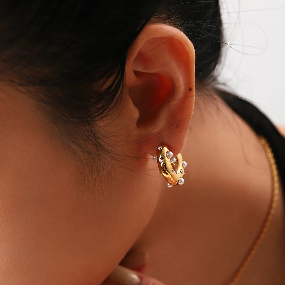 Uworld Shaped Hammer Shiny Zircon CC Shape Hoop Earrings For Women 18K Gold Plated Stainless Steel Circle Earrings Jewelry